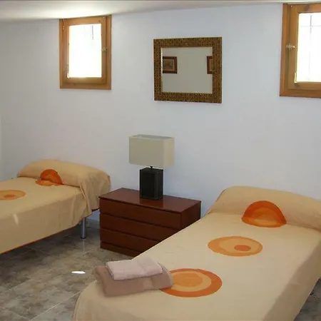 Vakantiehuis Large Detached House In Gardens - Ginesta *