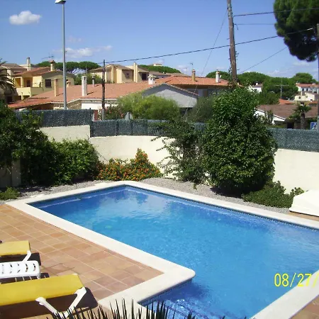 Large Detached House In Gardens - Ginesta Vakantiehuis L' Escala