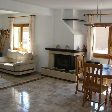 Large Detached House In Gardens - Ginesta Vakantiehuis L' Escala